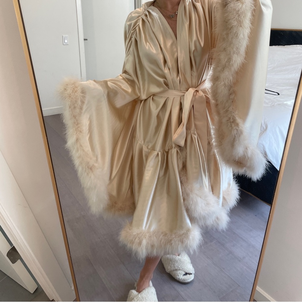 Sexy Robe with REAL features - Brand New